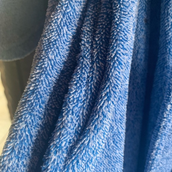 Blue kid’s SHARK robe Arizona Jean Co. size Large 14 - 16 - Picture 8 of 13